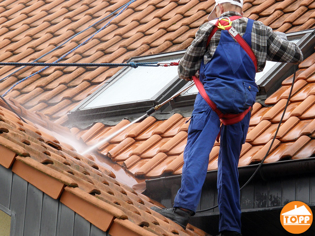czyszczenie pokrycia dachowego